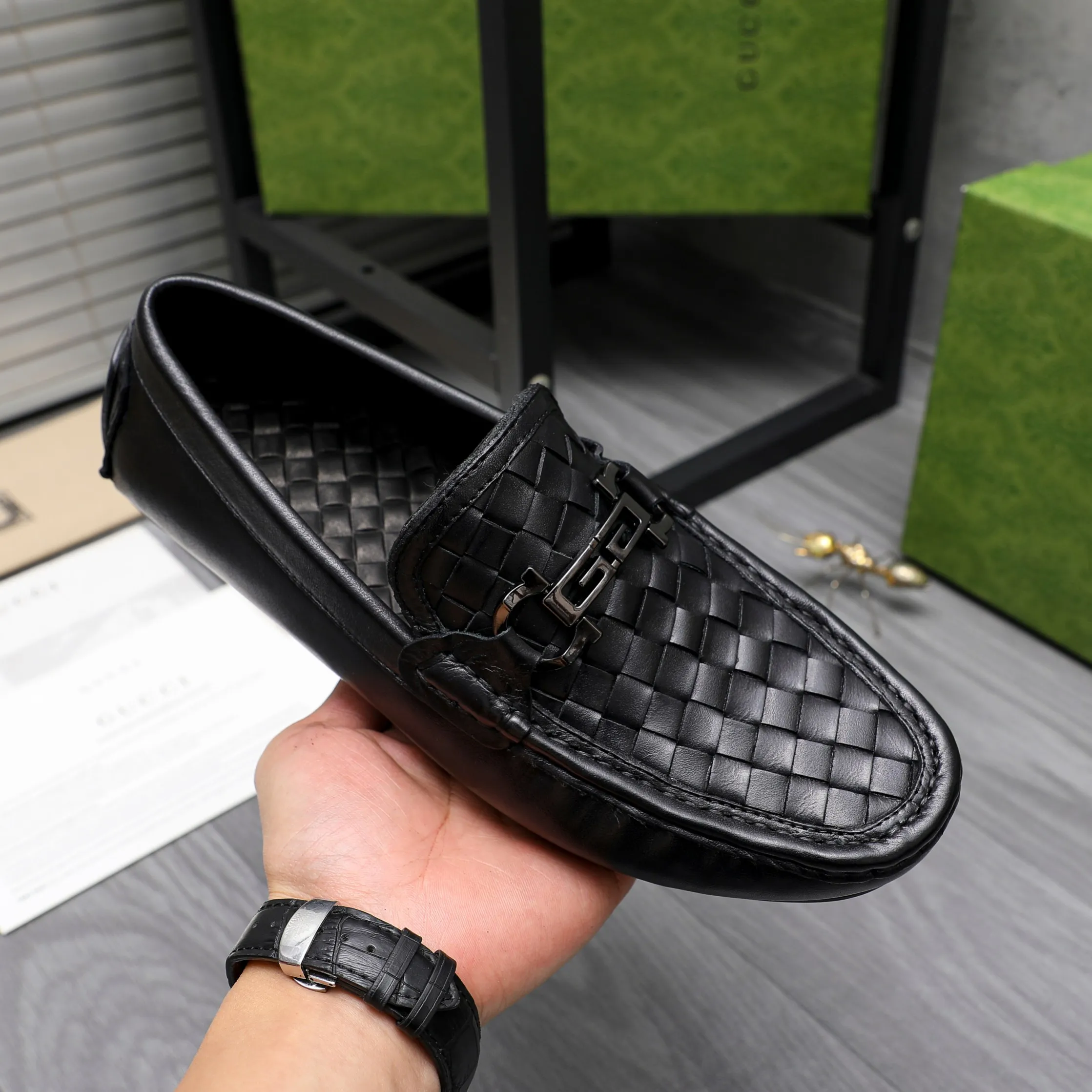 Men's shoes 💰400 Product trademark: GUCCI "Gucci" casual slip-on shoes Regular size: 38-44 (45 is custom-made and non-returnable) Product materials: Selected woven cowhide upper, sheepskin lining, rubber outsole